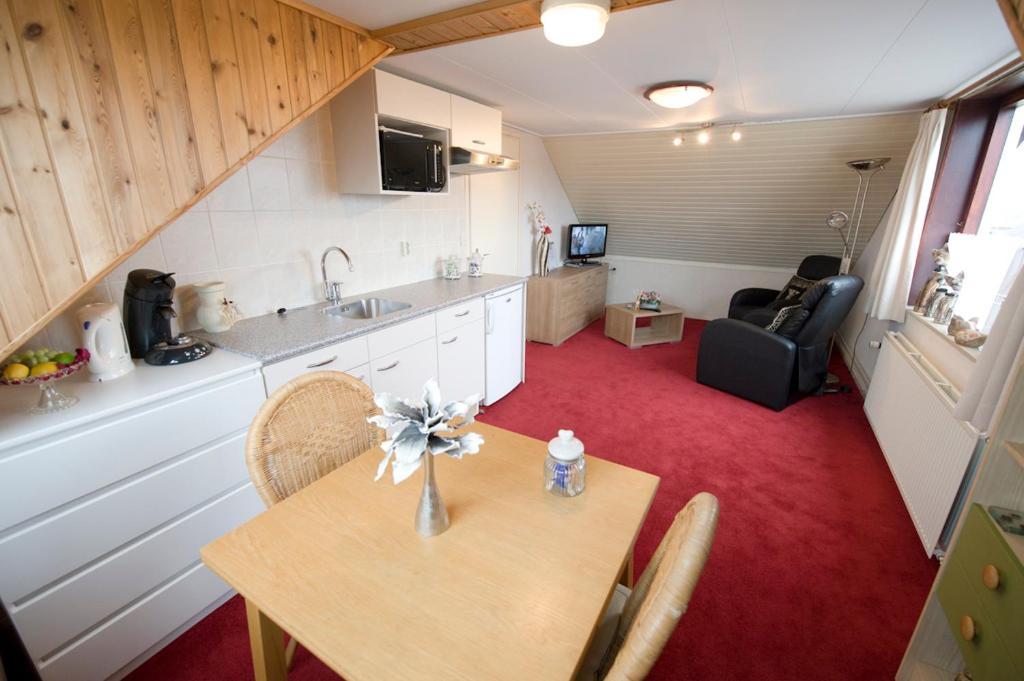 Guesthouse De Zonnestraal De Koog  Kamer foto