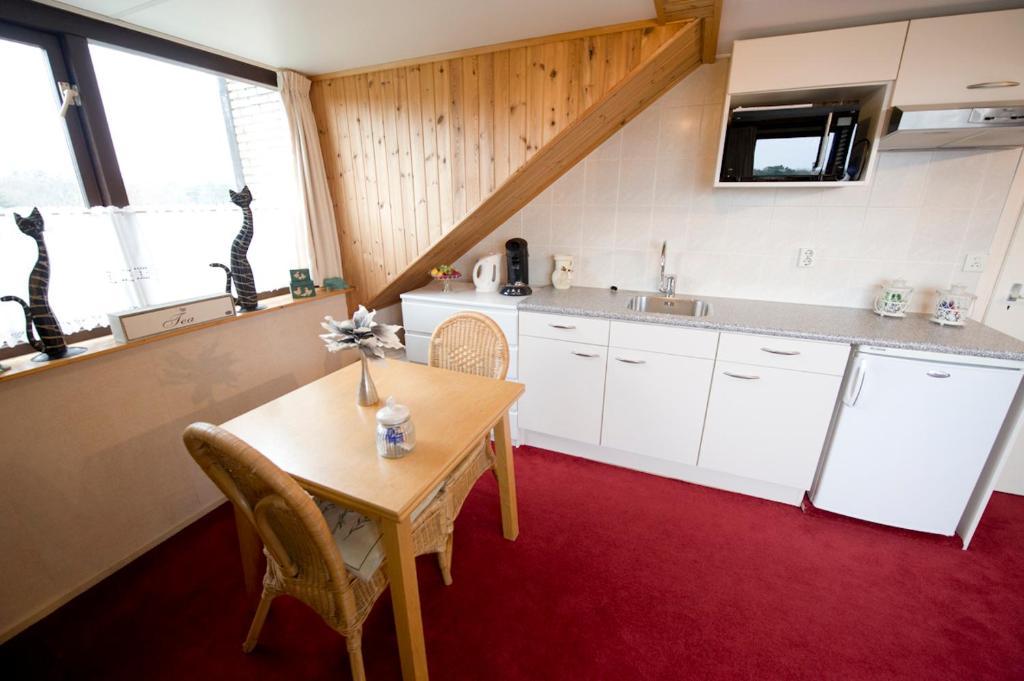 Guesthouse De Zonnestraal De Koog  Kamer foto