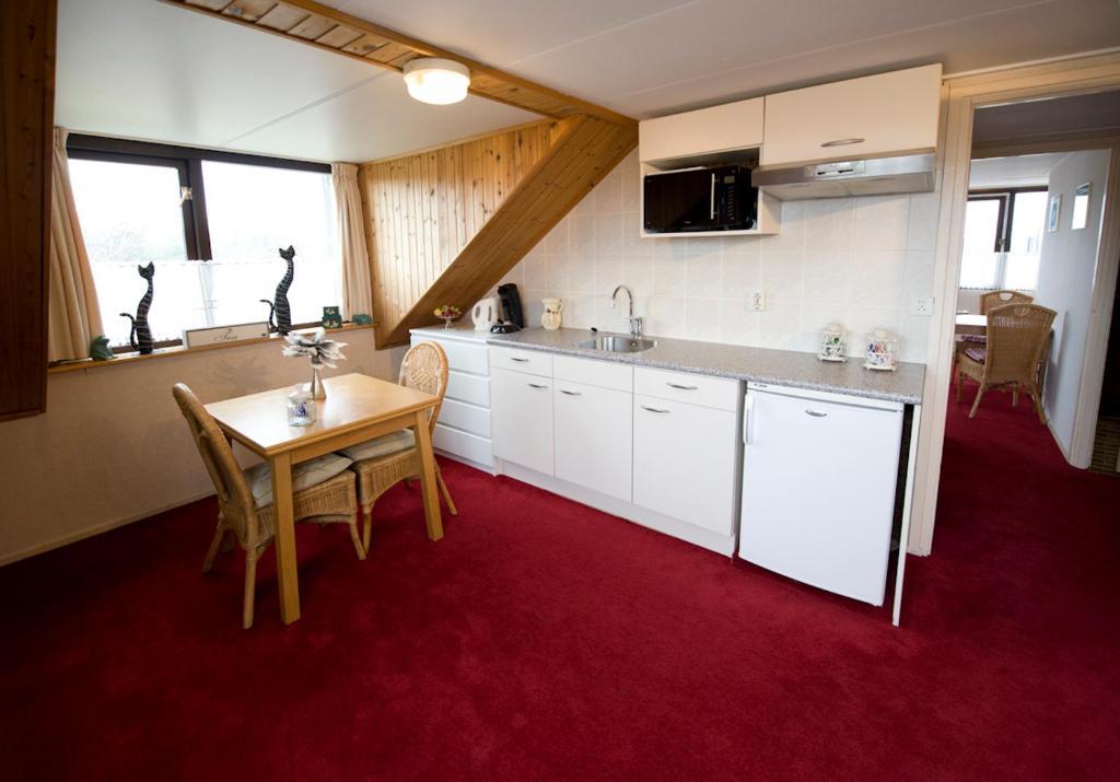 Guesthouse De Zonnestraal De Koog  Kamer foto