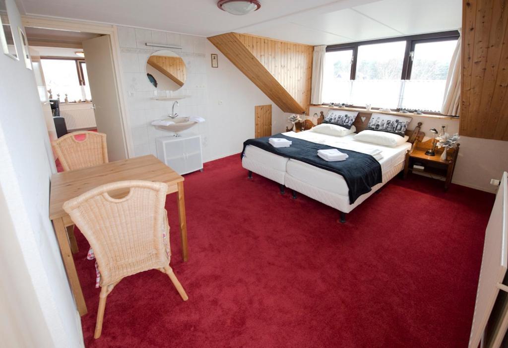 Guesthouse De Zonnestraal De Koog  Kamer foto