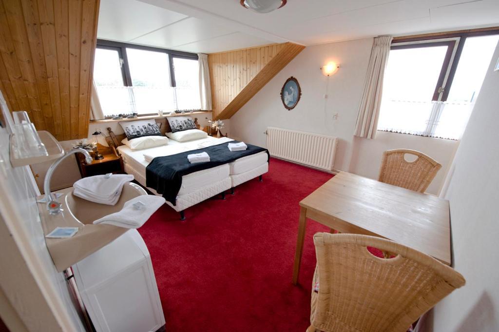 Guesthouse De Zonnestraal De Koog  Kamer foto