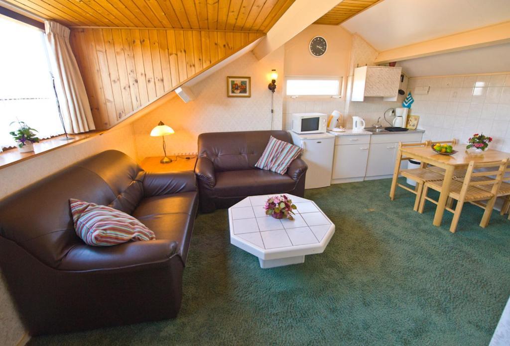 Guesthouse De Zonnestraal De Koog  Kamer foto